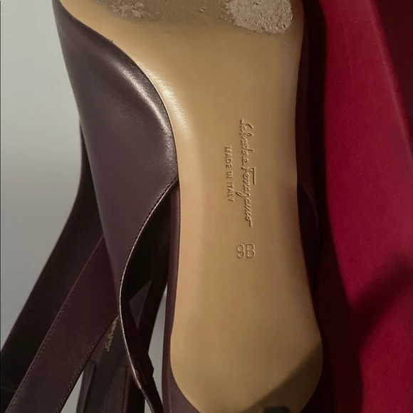 Salvatore Ferragamo heels - Picture 4 of 5